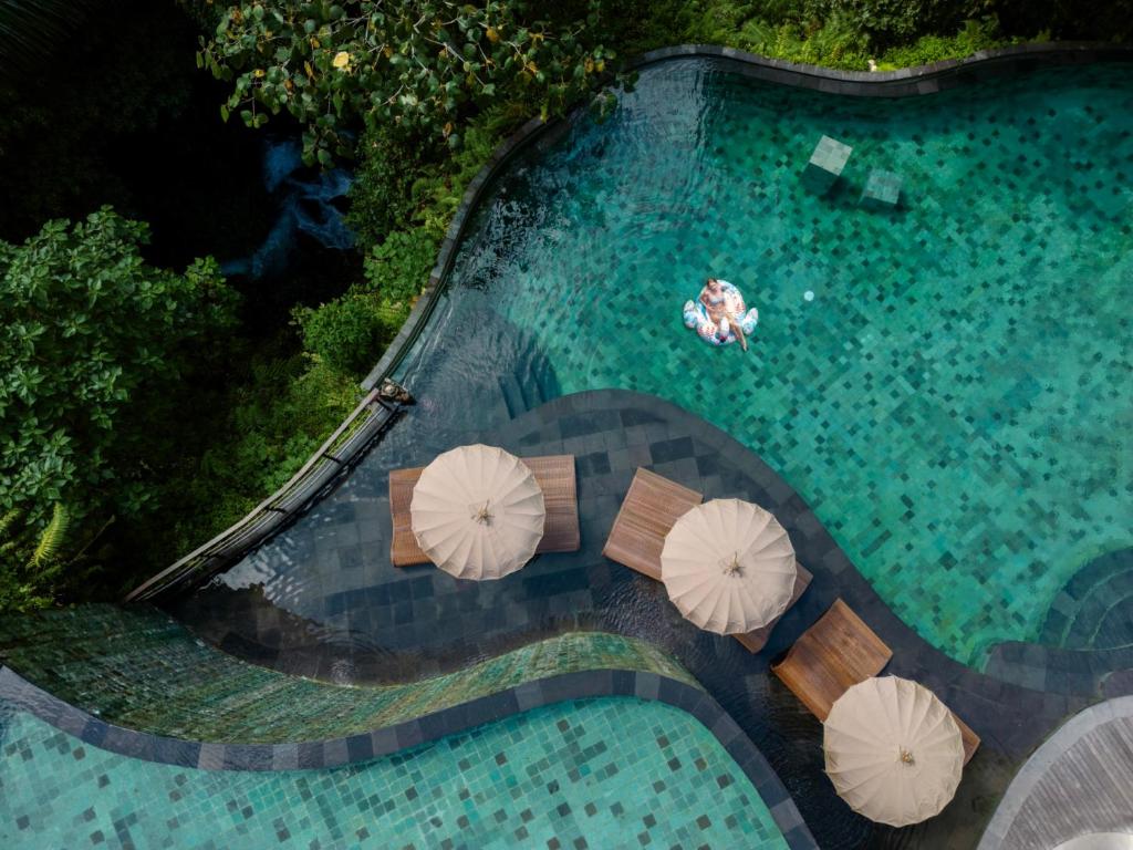Bazén v ubytování Aksari Luxury Resort & Spa Ubud by Ini Vie Hospitality nebo v jeho okolí