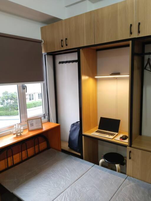 TV a/nebo společenská místnost v ubytování C226 Place at SMDC Cheer Residences by Lee Portum