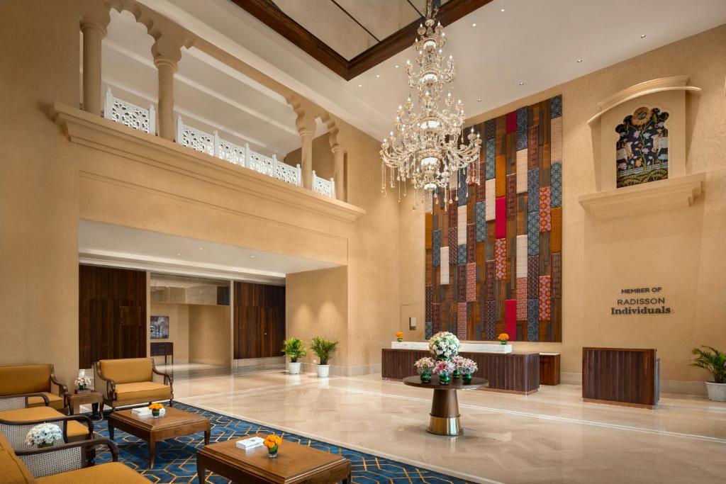 Posezení v ubytování Uday Palace Navsari, a member of Radisson Individuals