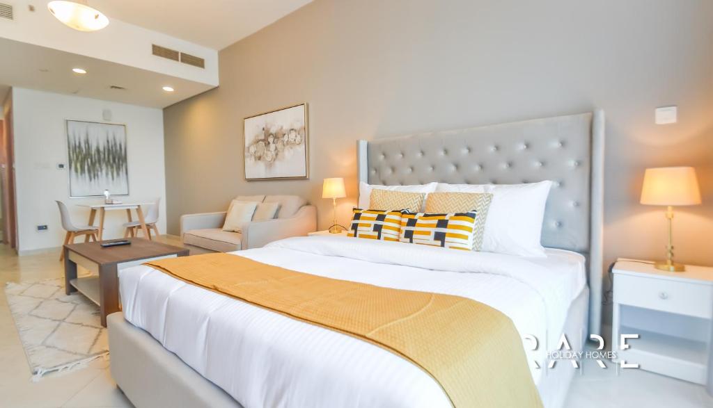 Rare Holiday Homes Offering you a Stylish Studio Close to Mall in Crescent Tower -R1611 IMPZ