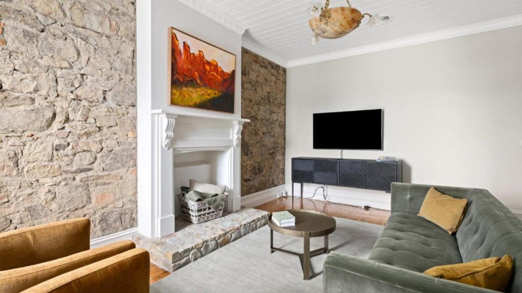 TV a/nebo společenská místnost v ubytování 1858 - The Prospect