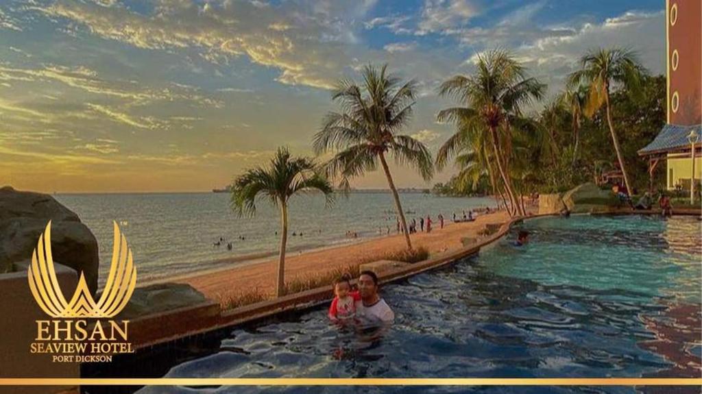 Bazén v ubytování EHSAN SEAVIEW HOTEL PORT DICKSON nebo v jeho okolí