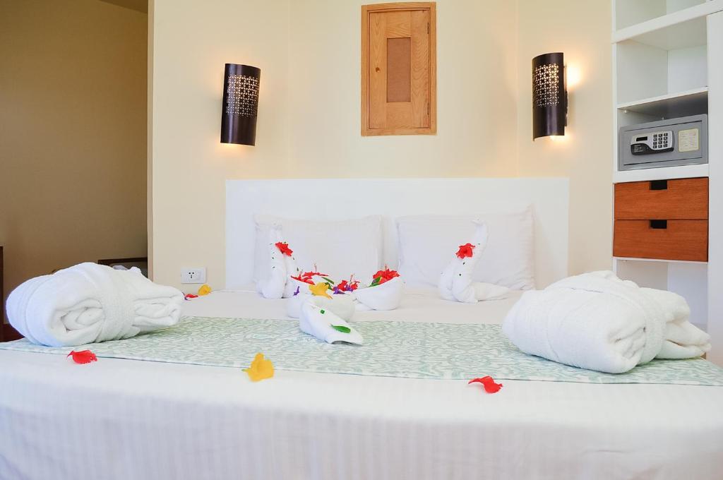 Postel nebo postele na pokoji v ubytování Dahab Lagoon Club & Resort Ex Tirana Dahab