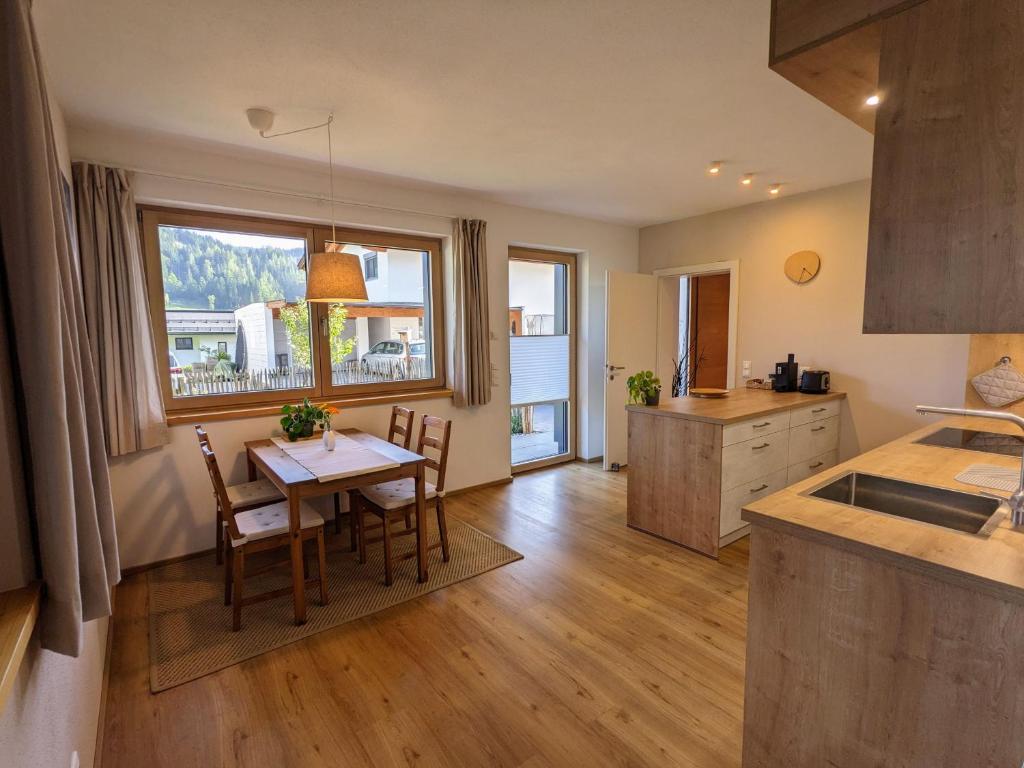 Kuchyň nebo kuchyňský kout v ubytování Ferienwohnung Bergzauber