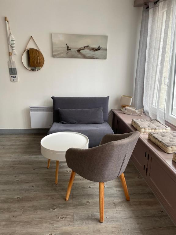 SOUPLEX 50m de la plage et des commerces - One-Bedroom House