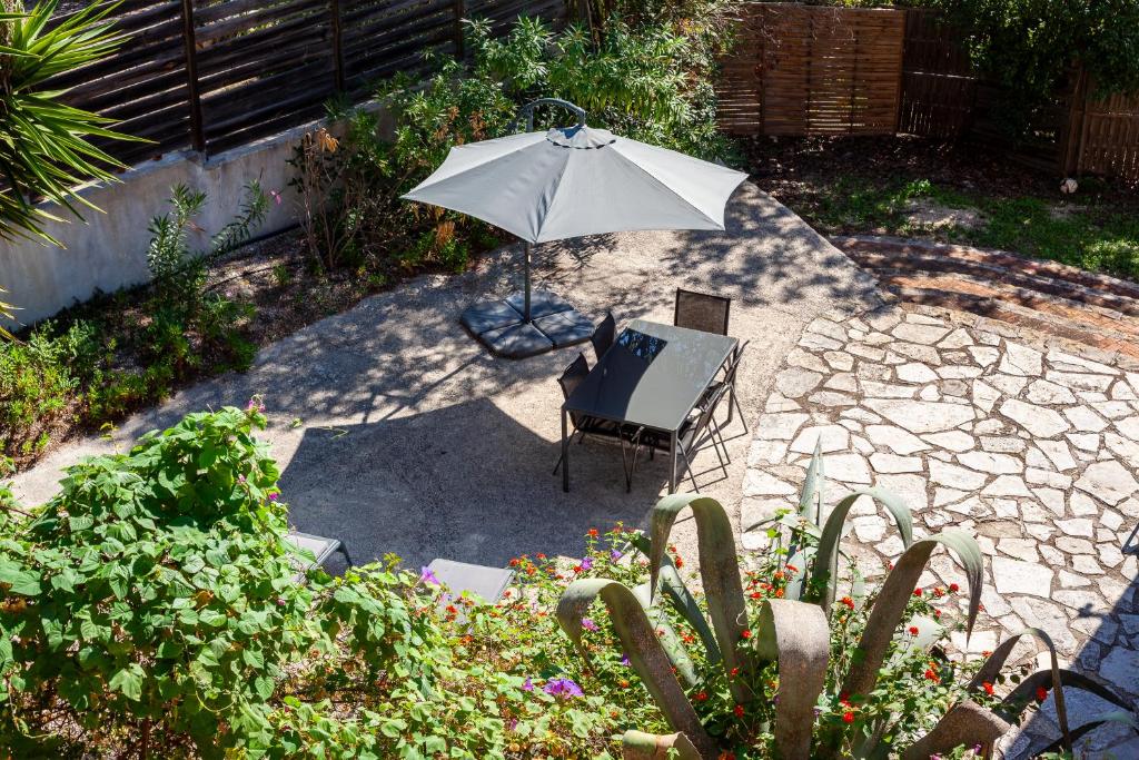 Κήπος έξω από το Somptueux appartement avec Jardin