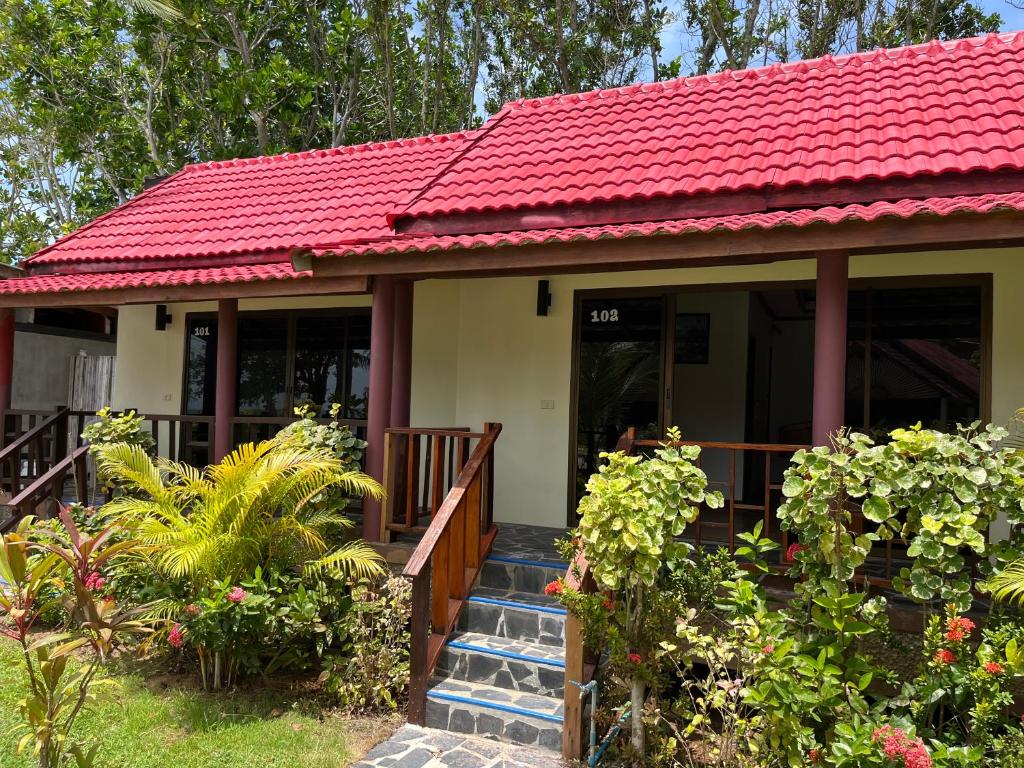 Noble House Beach Resort - 17