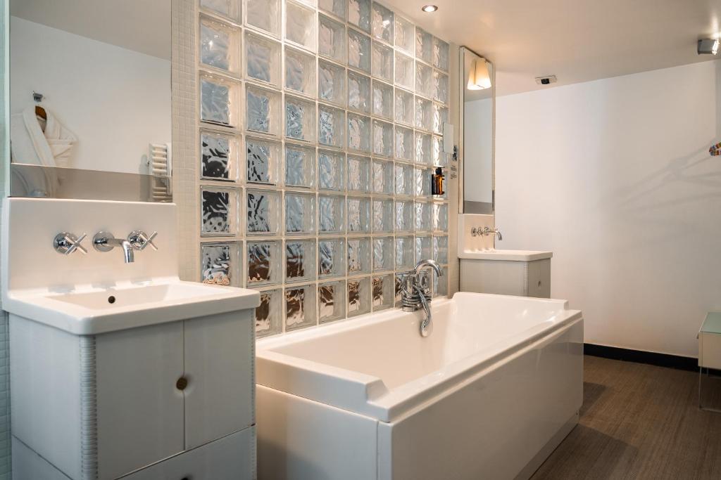 Kube Hôtel Paris - Resim 34