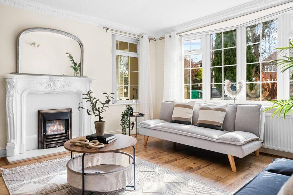 Bramcote Lane by Mia Living, Nottingham (updated prices 2024)