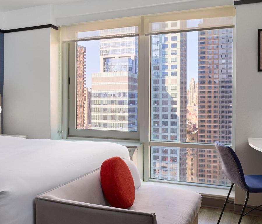 Postel nebo postele na pokoji v ubytování Delta Hotels by Marriott New York Times Square