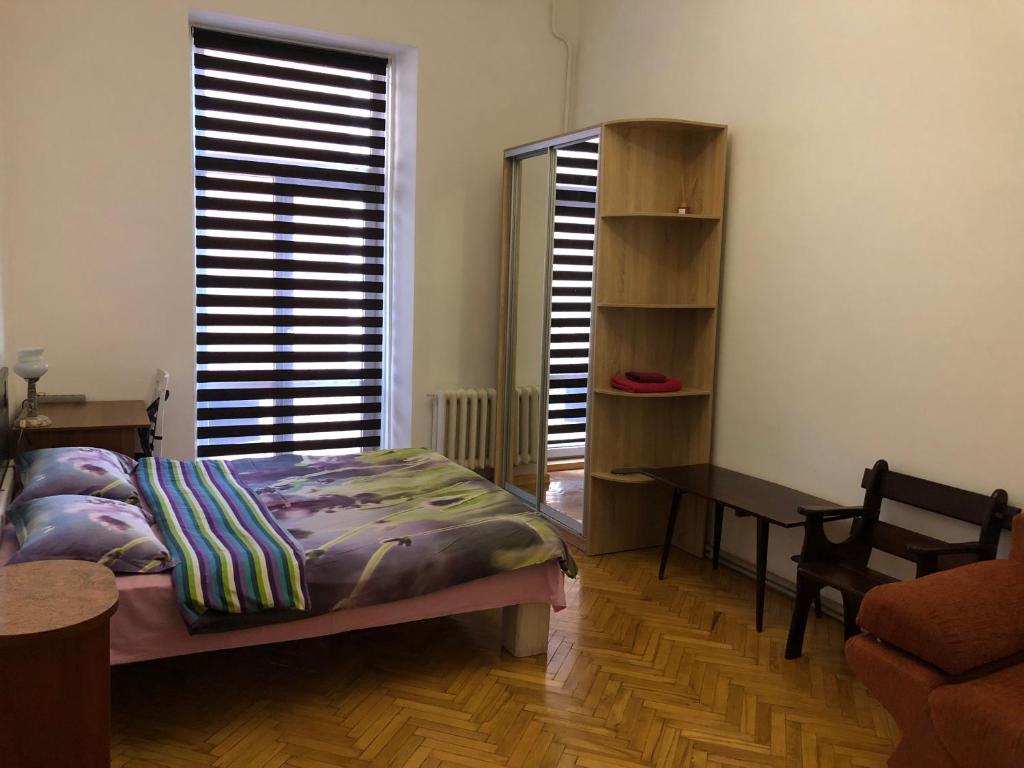 Guest rooms - Queen Room With Balcony