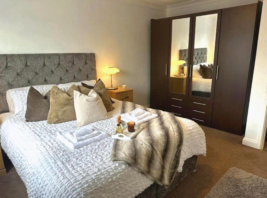 The Chorlton Retreat - Double Bedroom, FREE Parking - Single Room With Garden View