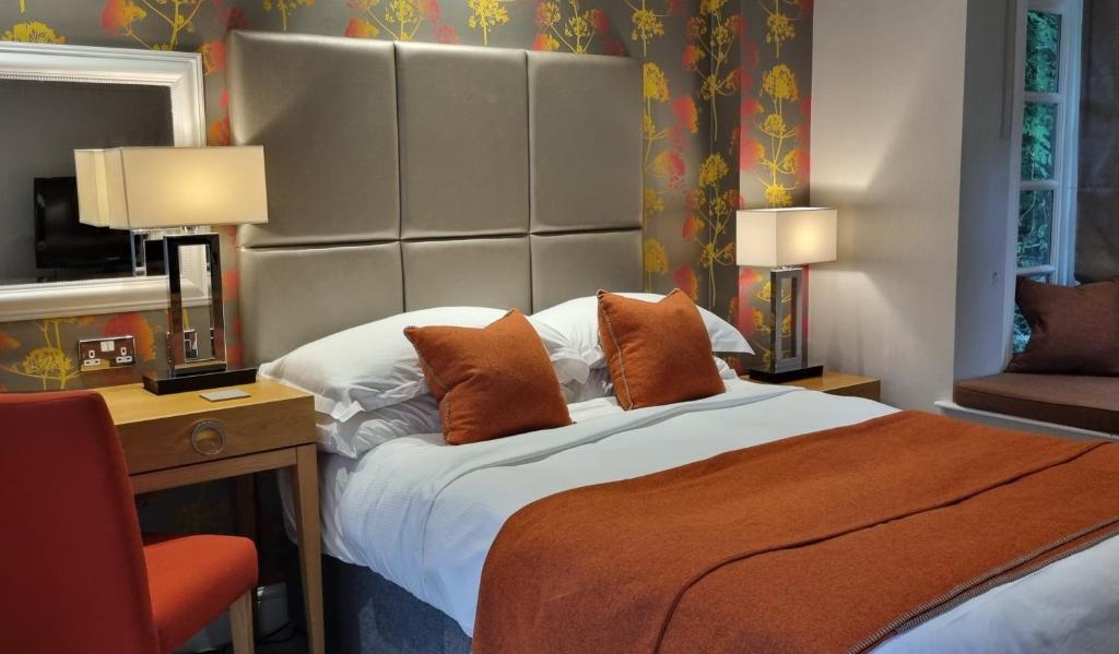 Langshott Manor - Luxury Hotel Gatwick - 