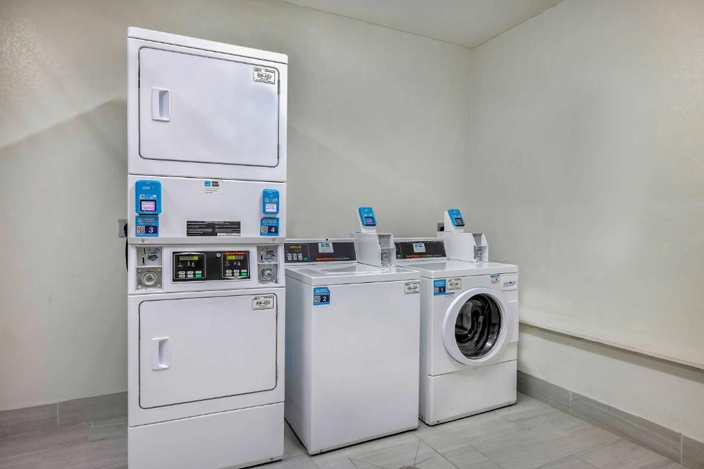 Self-Service Coin Laundromat in Austin and Round Rock, TX