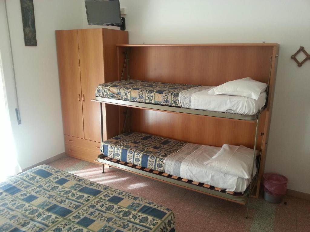 Hotel Margot - Quadruple Room With Balcony