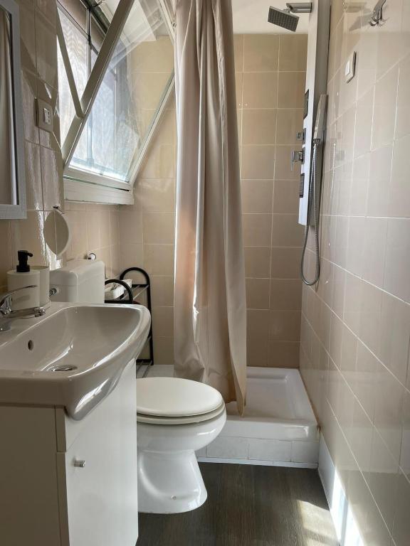 A bathroom at 100 PASSI Politeama