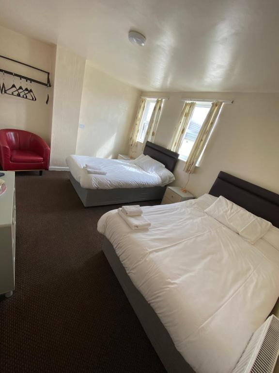 
Family Room (2 Adults + 1 Child)
