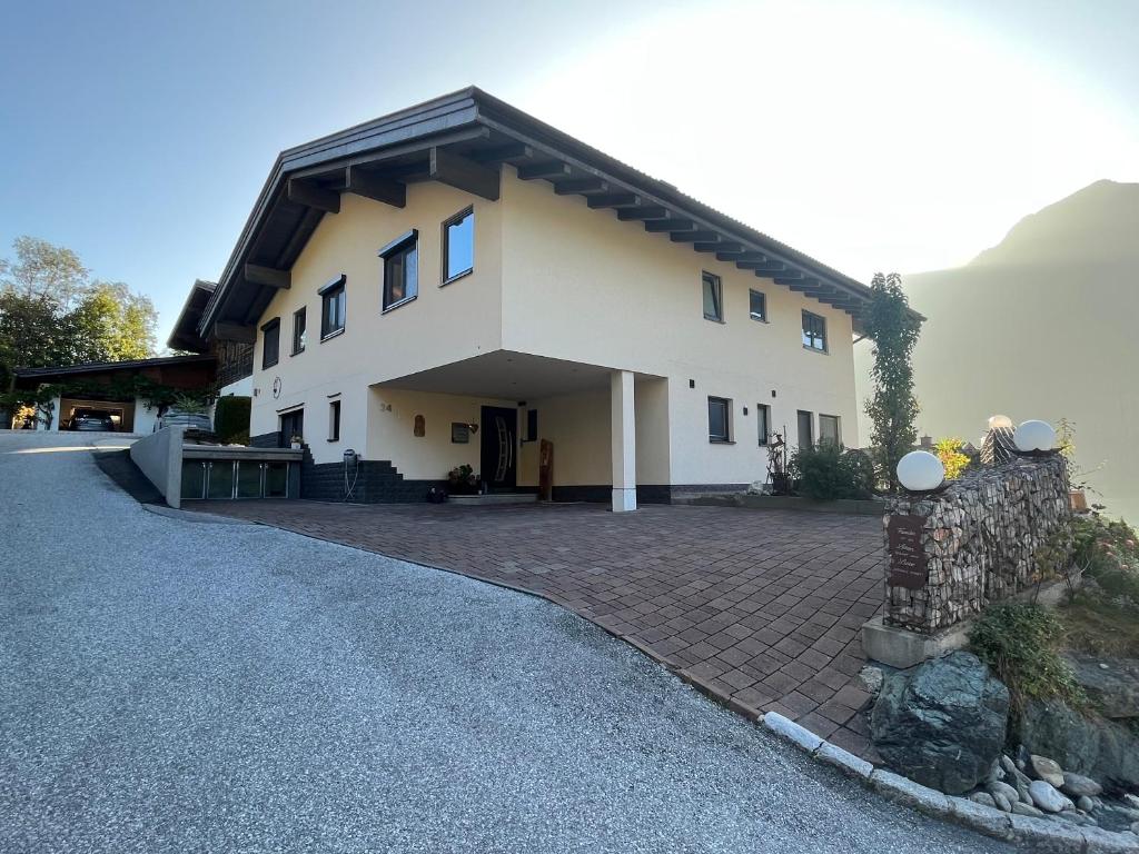 Nespecifikovaný výhled na hory nebo výhled na hory při pohledu z apartmánu