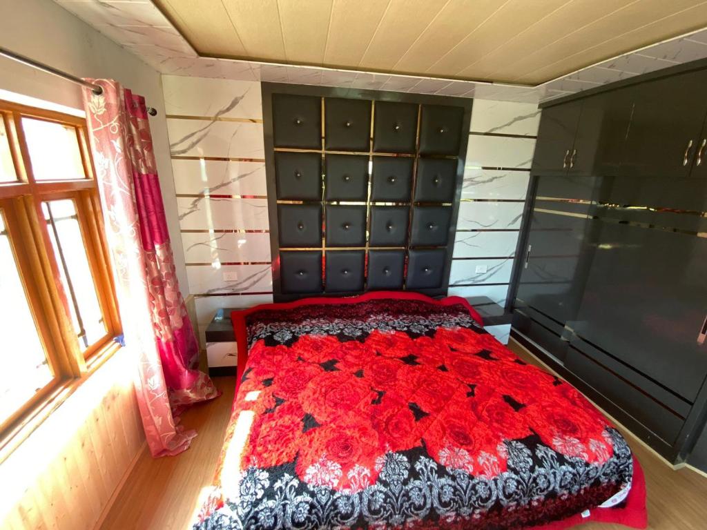 Postel nebo postele na pokoji v ubytování Sheen Homestay