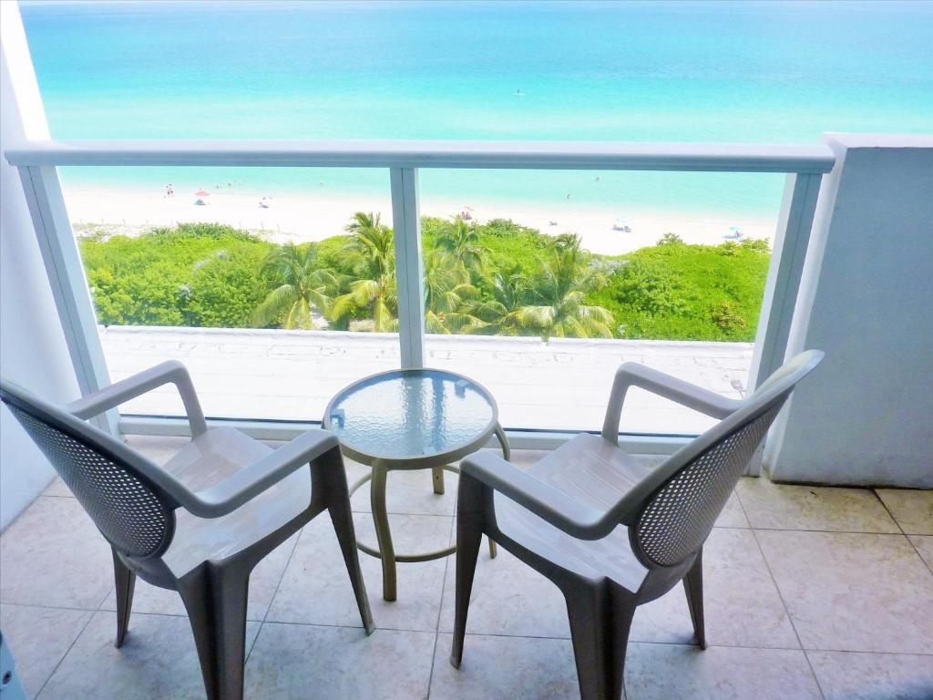 Μπαλκόνι ή βεράντα στο Castle 727 Studio with balcony and Ocean view, Pool, Tennis, Beach Access, Free Parking