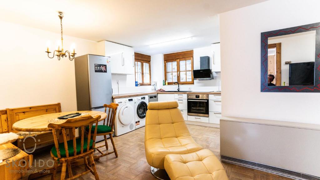 Kuchyň nebo kuchyňský kout v ubytování Gemütliches Ferienhaus Brigerbad