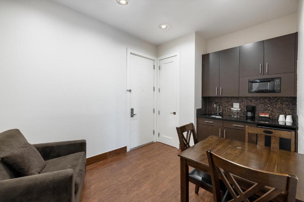 Aura Hotel Brooklyn photo