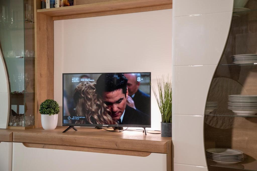 TV a/nebo společenská místnost v ubytování Isa Center - Leonardo Accademy - MXP - Lakes