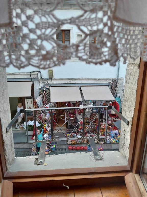 Fotografie z fotogalerie ubytování SANTA ROOM-OLD BAZAAR CENTER-Gjirokaster v destinaci Gjirokastër
