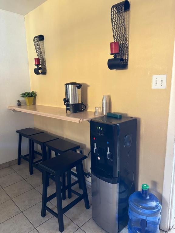 Kuchyň nebo kuchyňský kout v ubytování WILLIAMS AZ HOSTEL