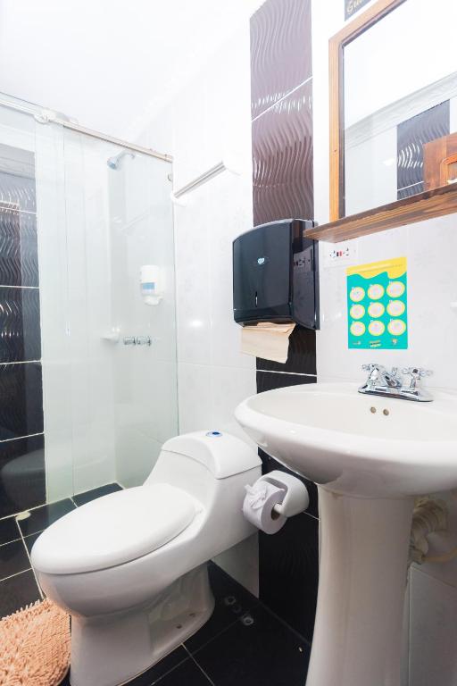 Koupelna v ubytování Hotel Verony Guatape