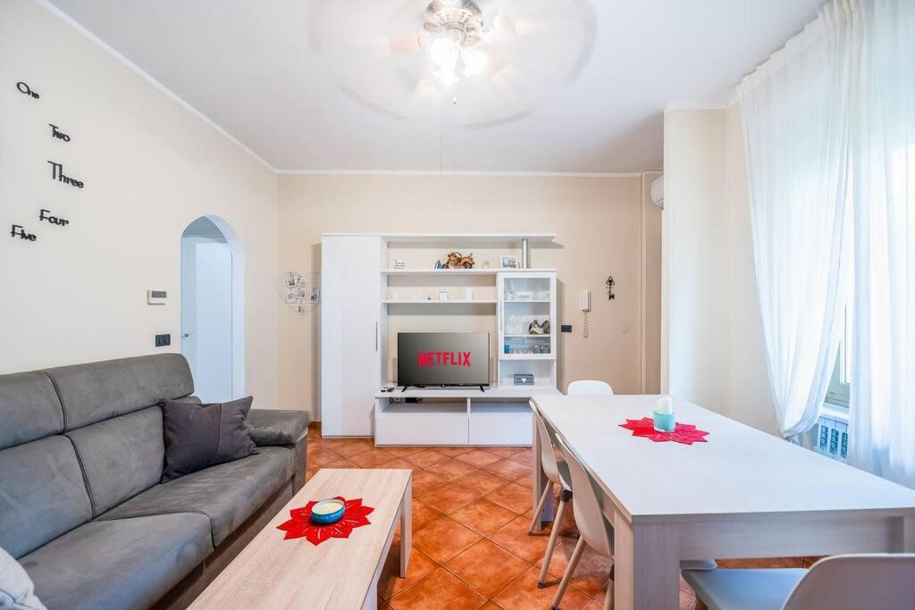 Area tempat duduk di Moderno appartamento a due passi dai Navigli