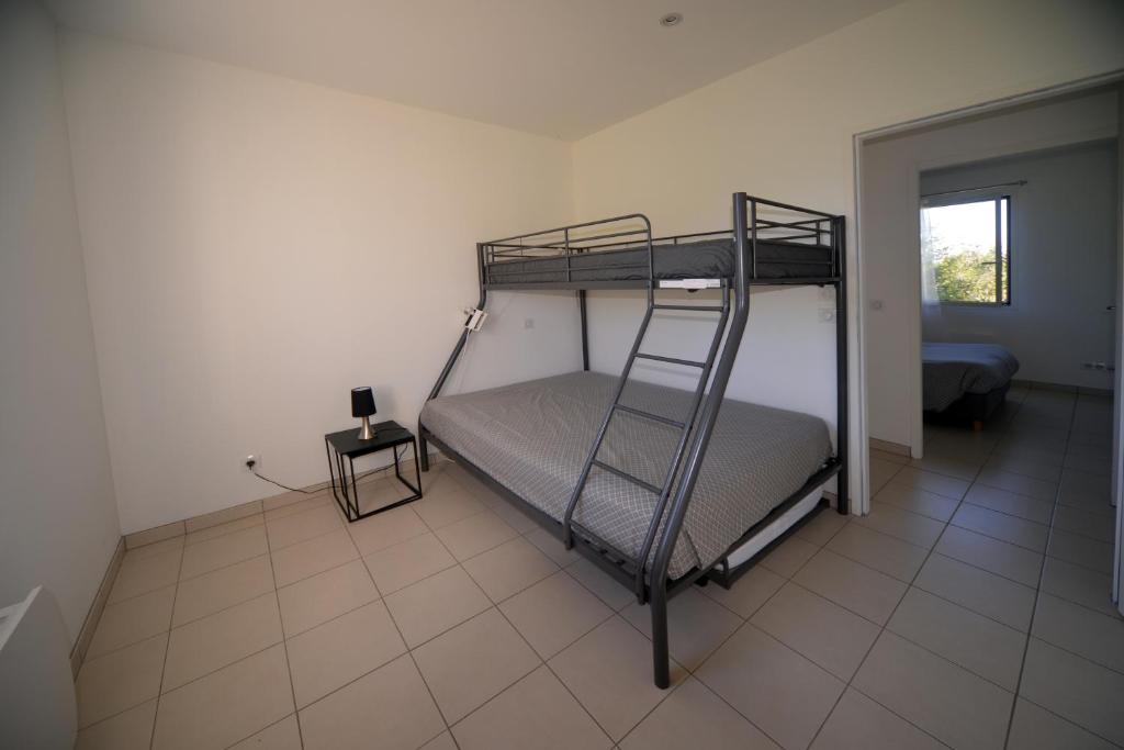 Postel nebo postele na pokoji v ubytování Gîte D&D avec piscine privative