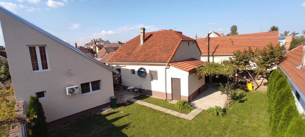 The building in which Az apartmant is located