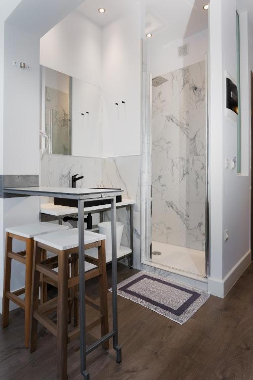 ELITE APARTMENTS - 14