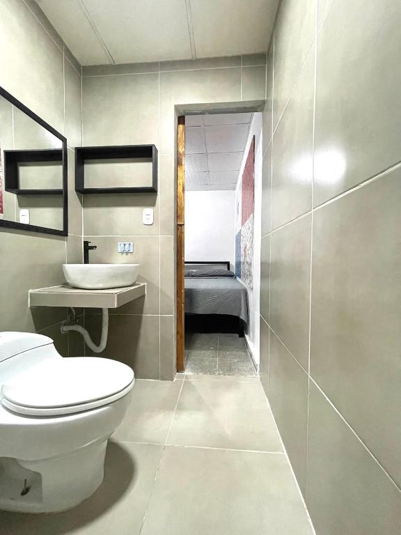 Koupelna v ubytování OyeBonita Hostel