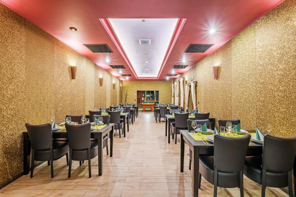 Restauracja lub miejsce do jedzenia w obiekcie Hotel Orličan