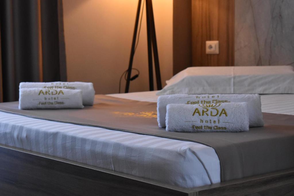 Posteľ alebo postele v izbe v ubytovaní Hotel Arda Velipoje