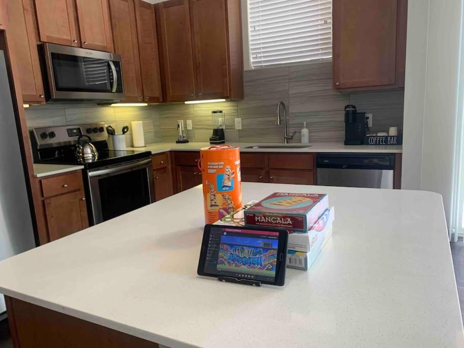 Apartment 2B/2BA FREE Parking! KingBeds! Downtown! Rooftop!, Houston