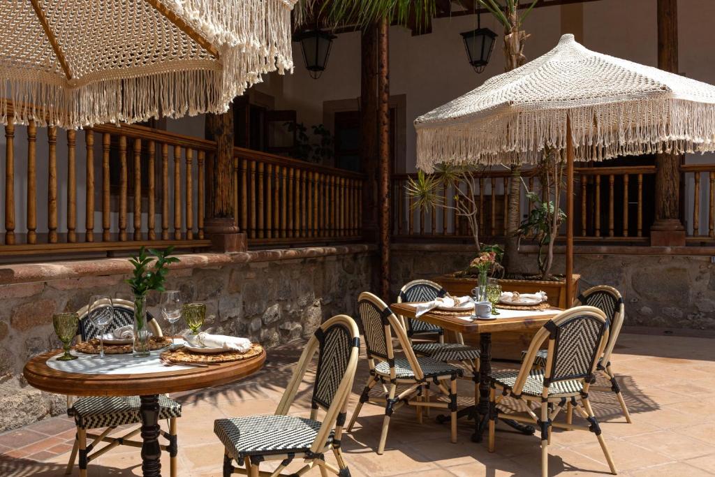 Restaurace v ubytování Hotel Ibarra 14