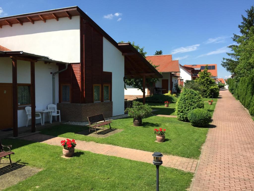 Sol Panzió 9737 Bük, Kossuth u. 50 kép - 1