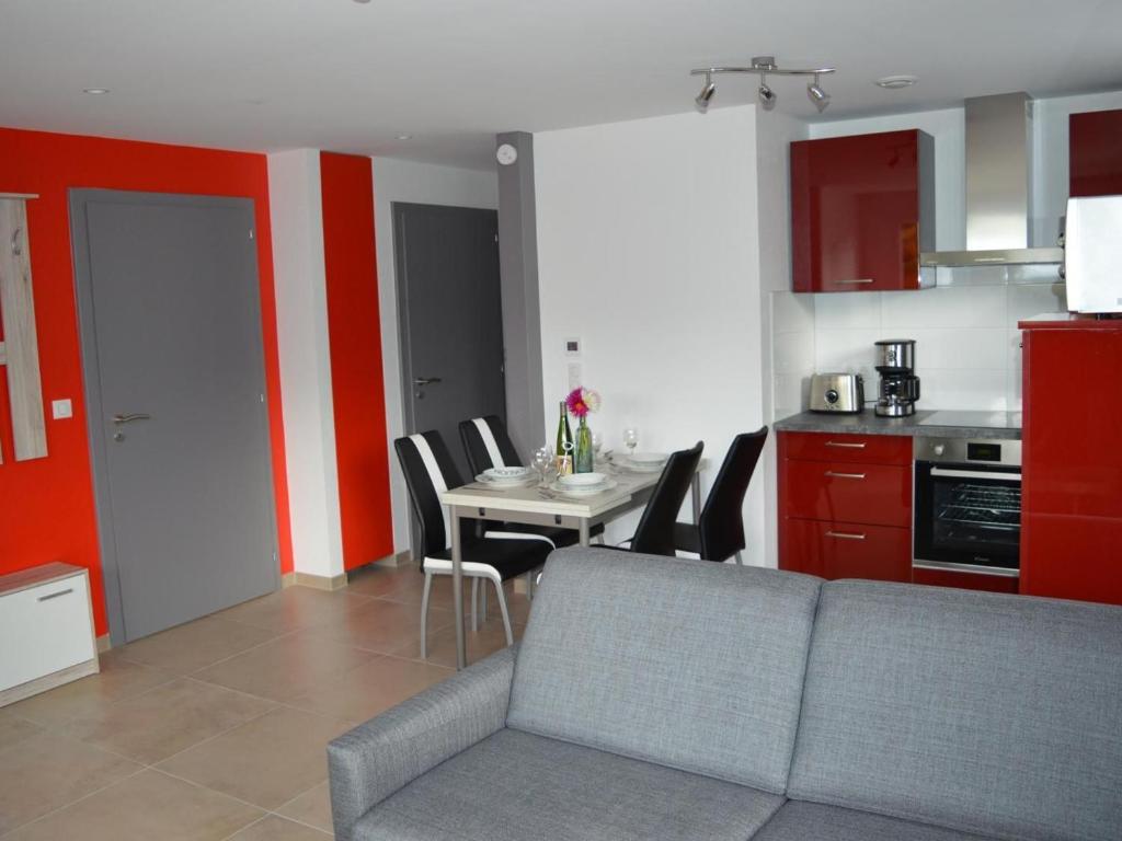 Gîte familial tout confort à Altkirch - Terrasse, jardin, parking, proche pistes cyclables et randos - FR-1-744-5 – photo 15