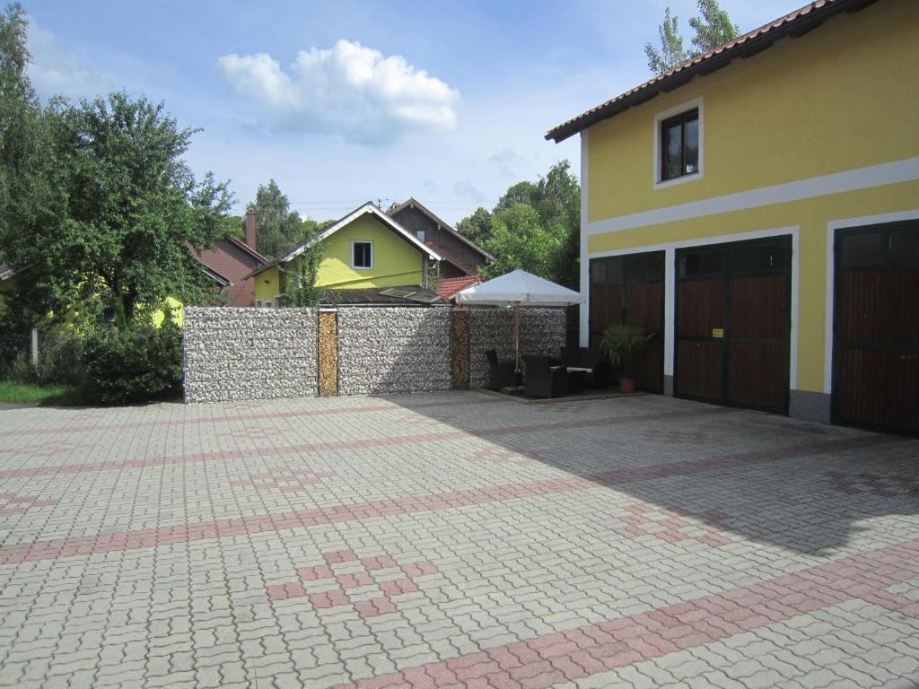 Budova, kde se bed and breakfast nachází