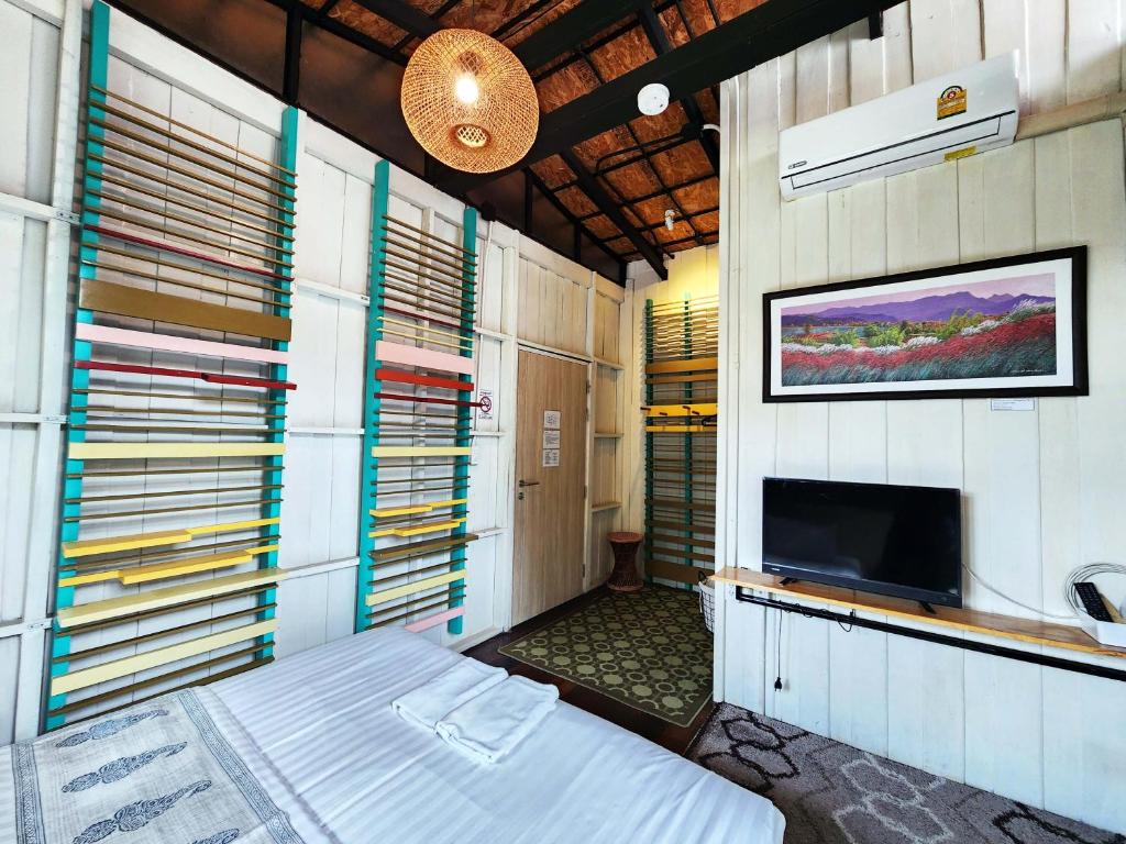 Baan Mai Kradan Hostel Chiang Rai - 4