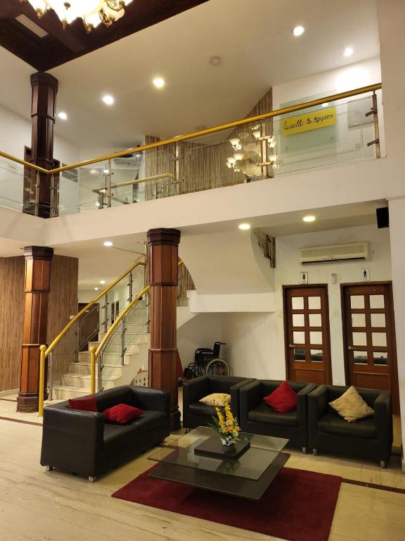 Posezení v ubytování Kings Hotel Egmore