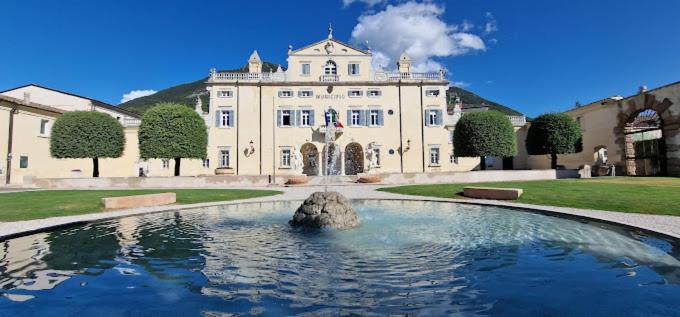 The swimming pool at or close to Locanda Al Centrale