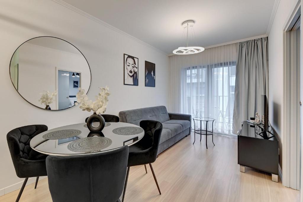 Posedenie v ubytovaní Grano Residence - Pool, Sauna, SPA & Parking by Downtown Apartments