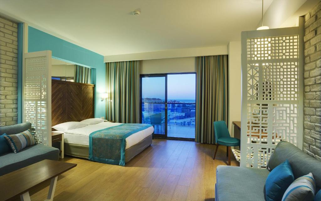 Postel nebo postele na pokoji v ubytování Terrace Elite Resort Ultra All Inclusive