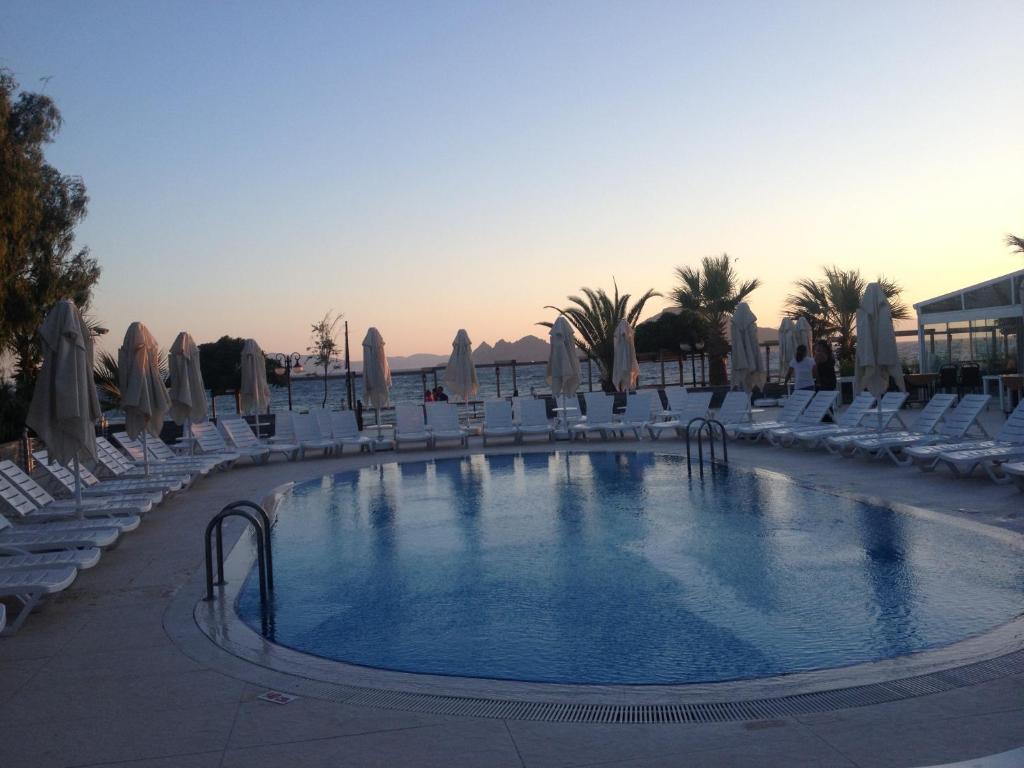 Bazén v ubytování Dragut Point North Hotel - All Inclusive nebo v jeho okolí