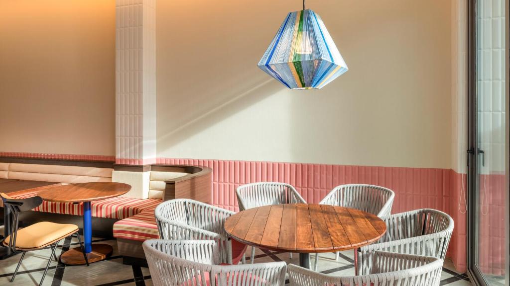 Zona de estar de ibis Styles Goa Vagator - An Accor Brand
