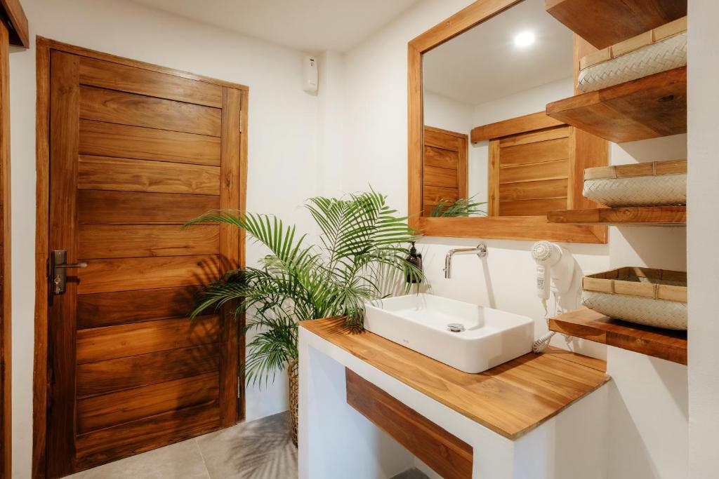 Puri Garden Hotel & Hostel - 16